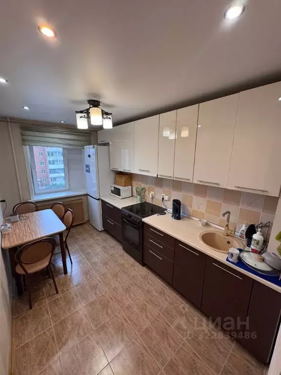 3-к кв. Иркутская область, Иркутск ул. Ярославского, 364 (64.0 м) - Фото 0