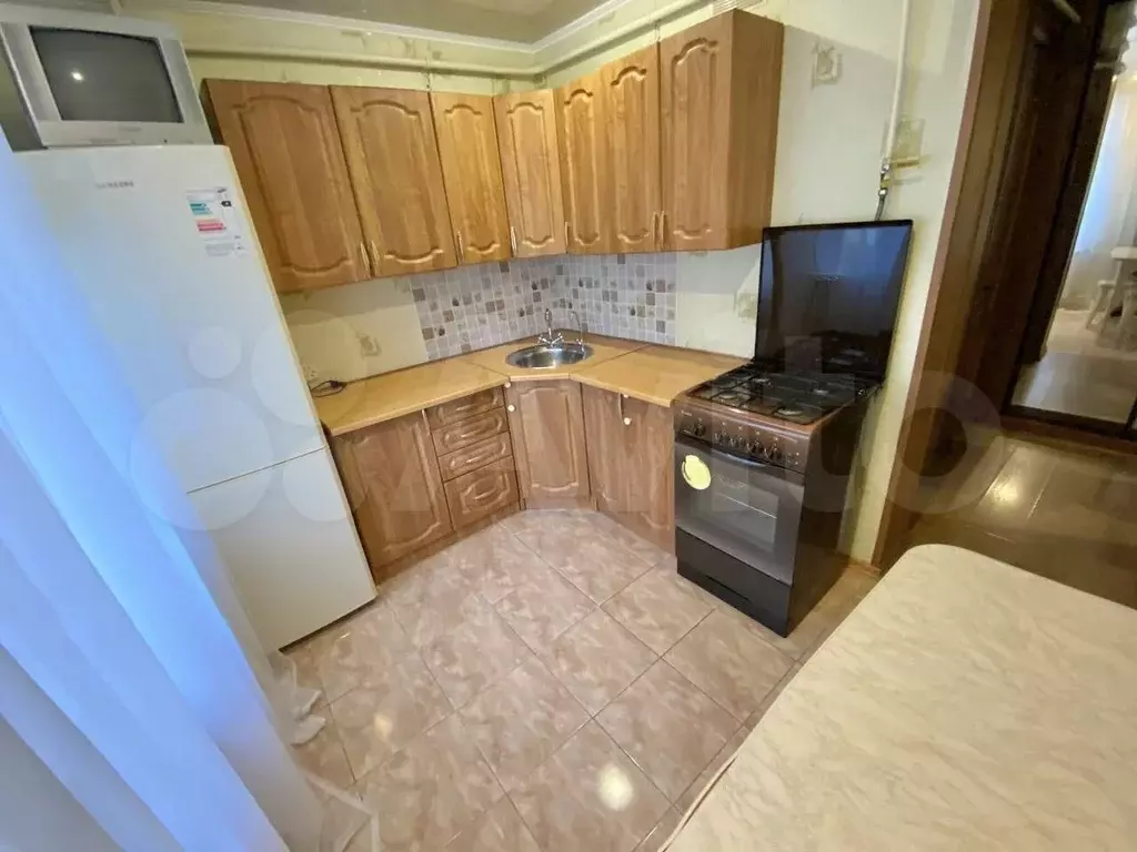 2-к. квартира, 60 м, 1/9 эт. - Фото 0