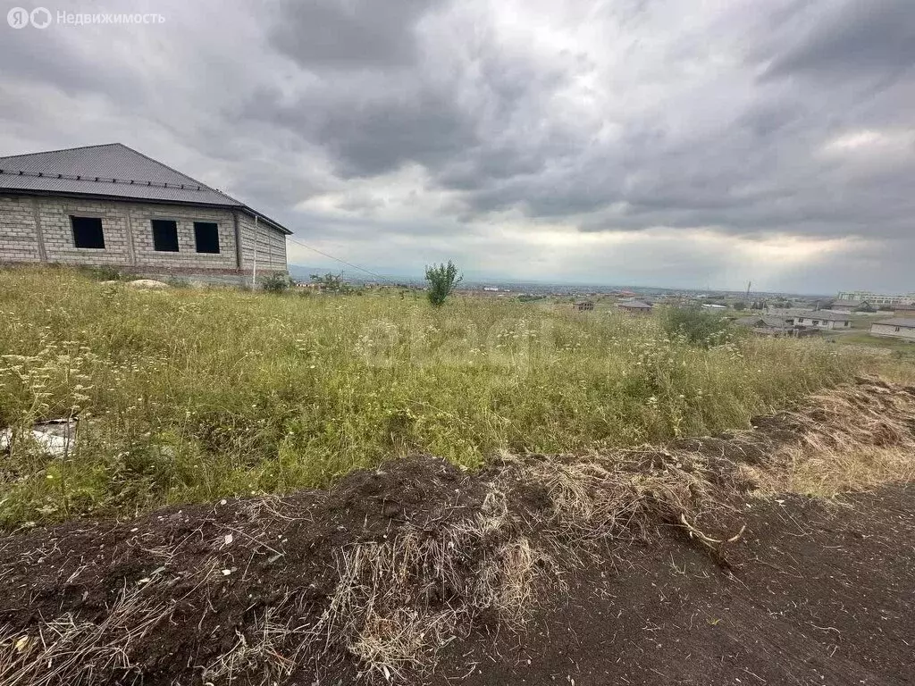 Участок в Назрань, Гамурзиевский административный округ (6 м) - Фото 1