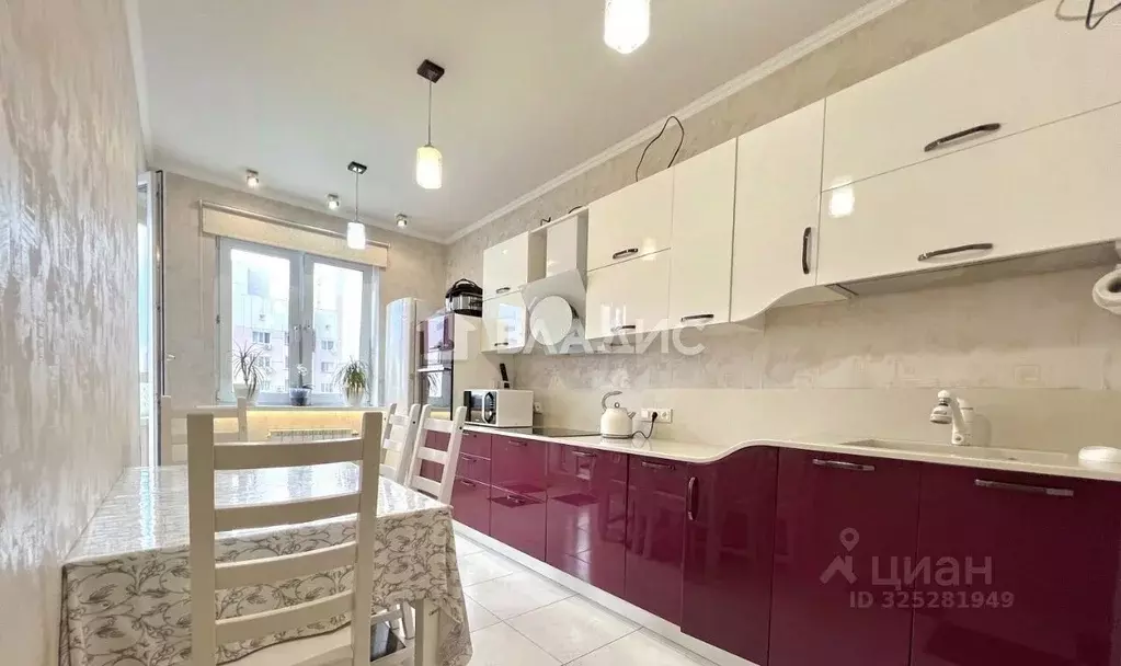 3-к кв. Московская область, Красногорск Заводская ул., 18к2 (76.7 м) - Фото 1