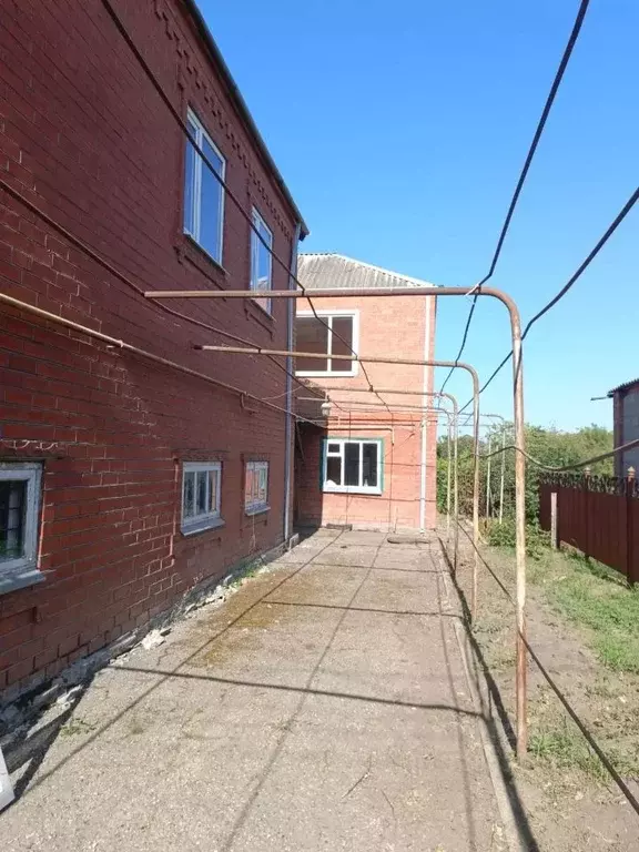 Дом в Краснодарский край, Каневская ст-ца ул. Пушкина (252 м) - Фото 2