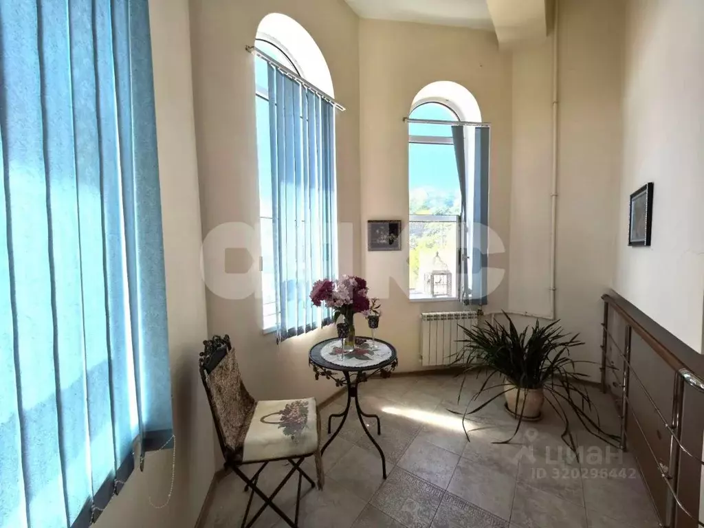 Дом в Краснодарский край, Сочи ул. Енисейская (230 м) - Фото 1
