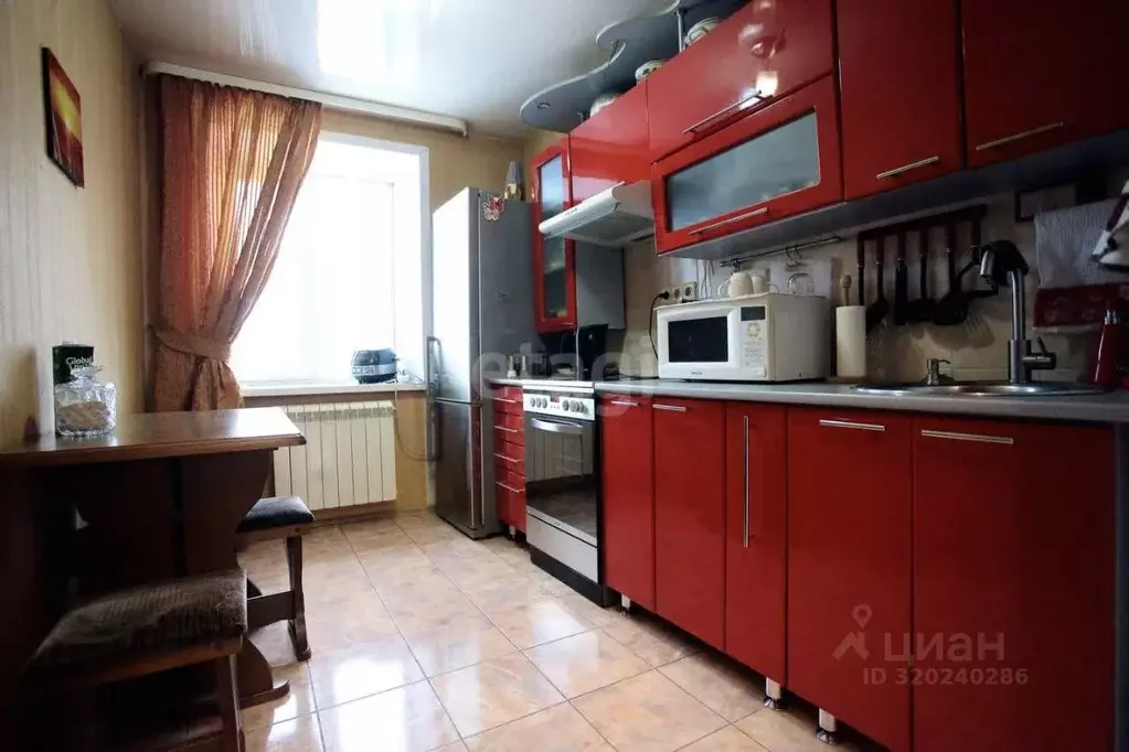 3-к кв. Алтай, Горно-Алтайск ул. Григория Чорос-Гуркина (57.6 м) - Фото 1