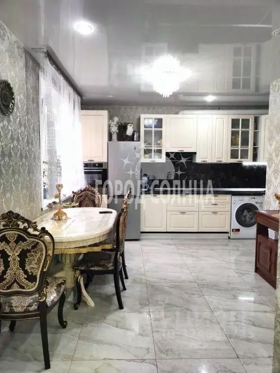 4-к кв. Омская область, Омск ул. 1-ой Красной Звезды, 71 (88.0 м) - Фото 2