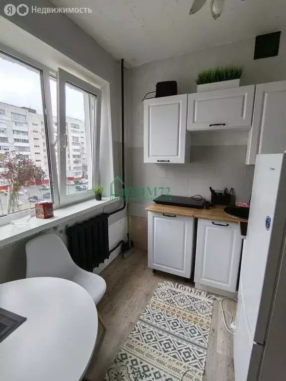 2-комнатная квартира: Тобольск, 4-й микрорайон, 4 (45 м) - Фото 1