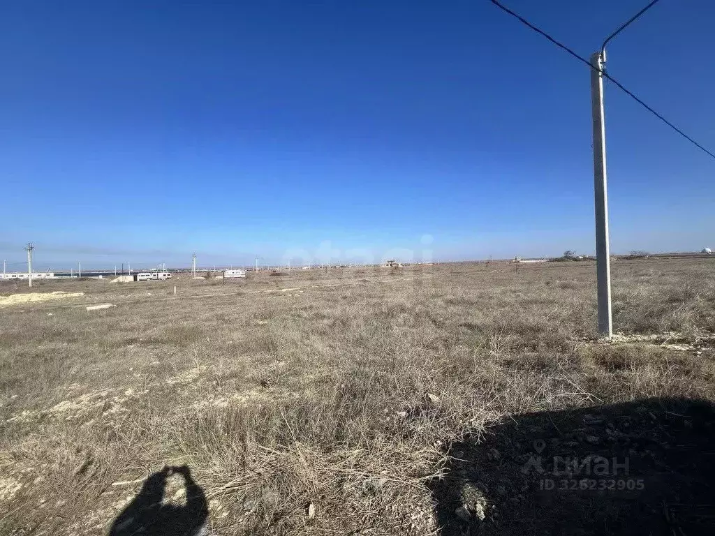 Участок в Крым, Черноморский район, Оленевское с/пос, с. Оленевка  ... - Фото 1