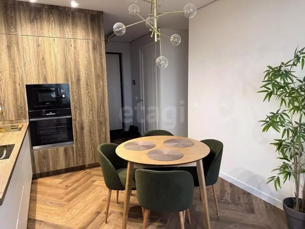 2-к кв. Тюменская область, Тюмень ул. Эльвиры Федоровой, 1 (60.7 м) - Фото 1