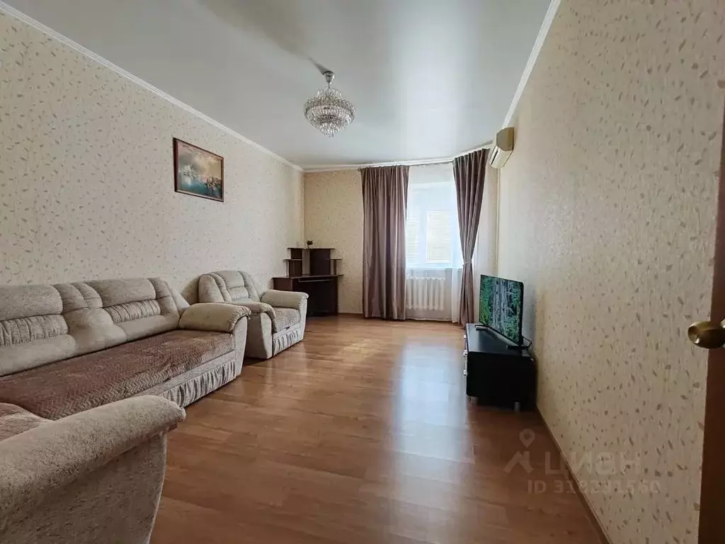 2-к кв. Оренбургская область, Оренбург ул. Юных Ленинцев, 19 (68.0 м) - Фото 1