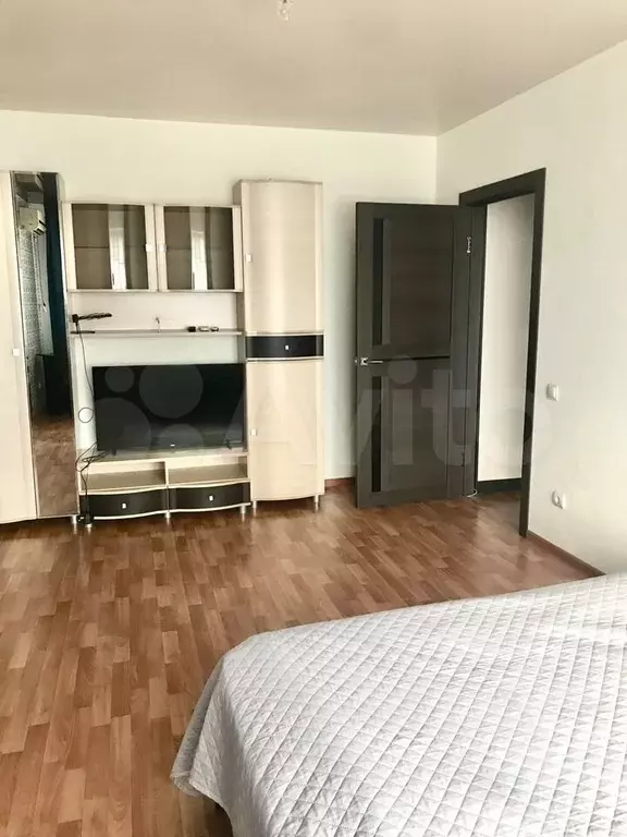 1-к. квартира, 38 м, 4/10 эт. - Фото 1