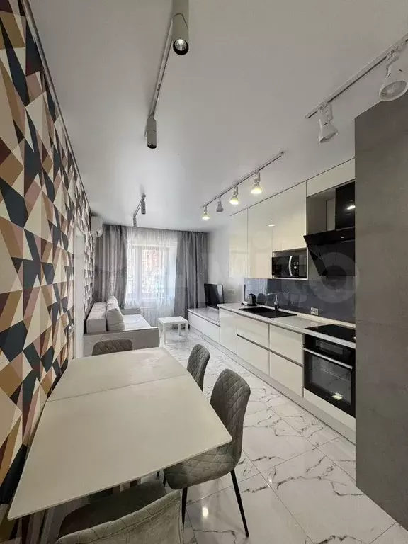 3-к. квартира, 85 м, 2/16 эт. - Фото 1