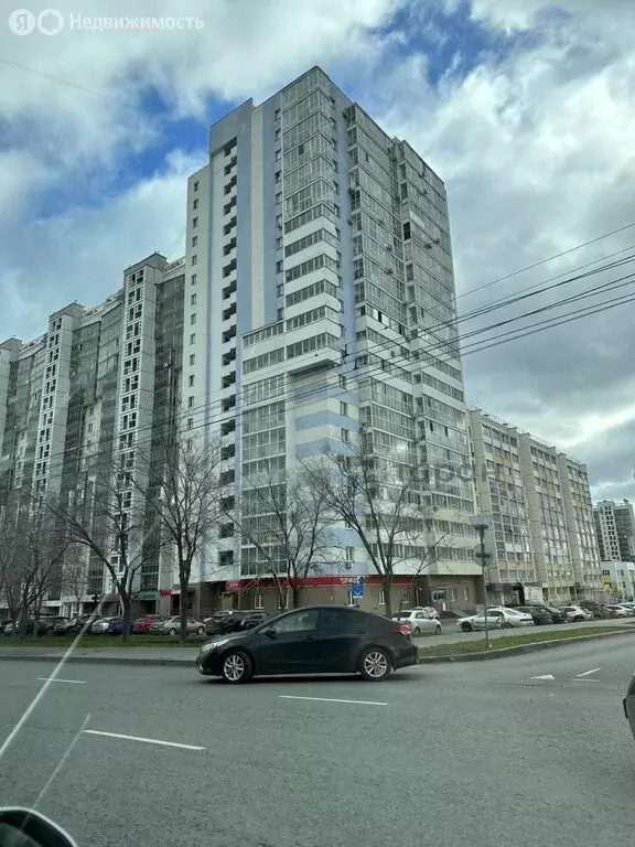 Квартира-студия: Челябинск, улица Братьев Кашириных, 119 (40.3 м) - Фото 1