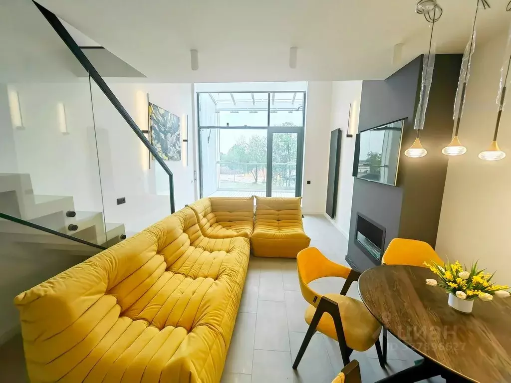 2-к кв. Московская область, Наро-Фоминск пл. Свободы, 4В (76.2 м) - Фото 1