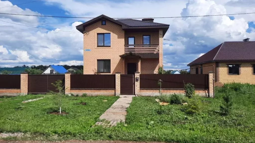 Дом в Башкортостан, Уфимский район, Михайловский сельсовет, д. ... - Фото 1