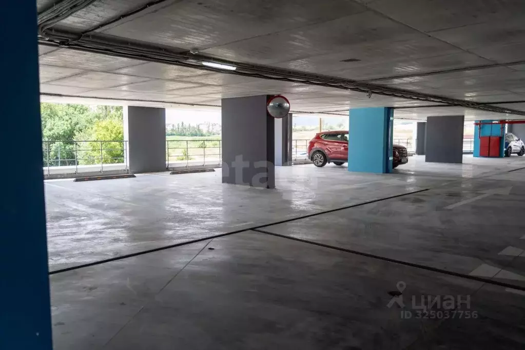 Гараж в Краснодарский край, Новороссийск ул. Хворостянского, 21А (13 ... - Фото 1