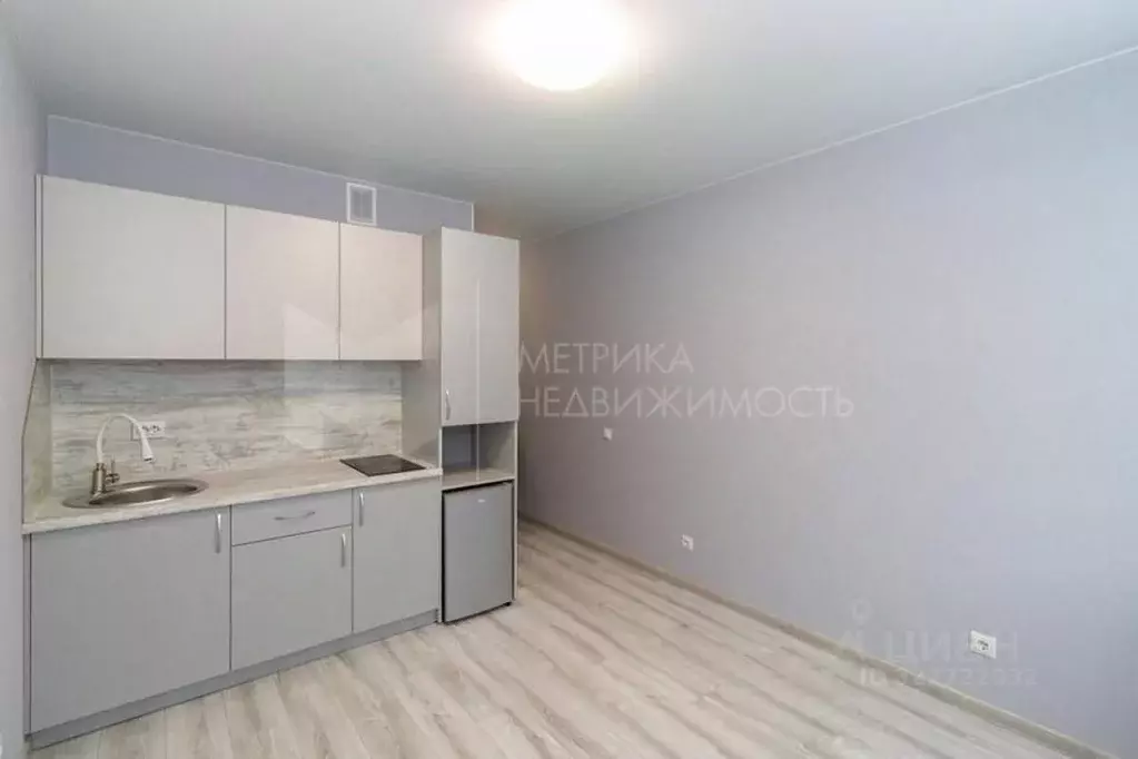 Студия Тюменская область, Тюмень ул. Первооткрывателей, 6 (18.0 м) - Фото 1