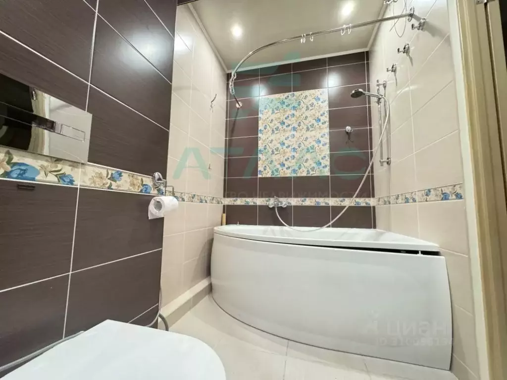 3-к кв. Крым, Симферополь ул. Караманова, 3 (80.0 м) - Фото 1