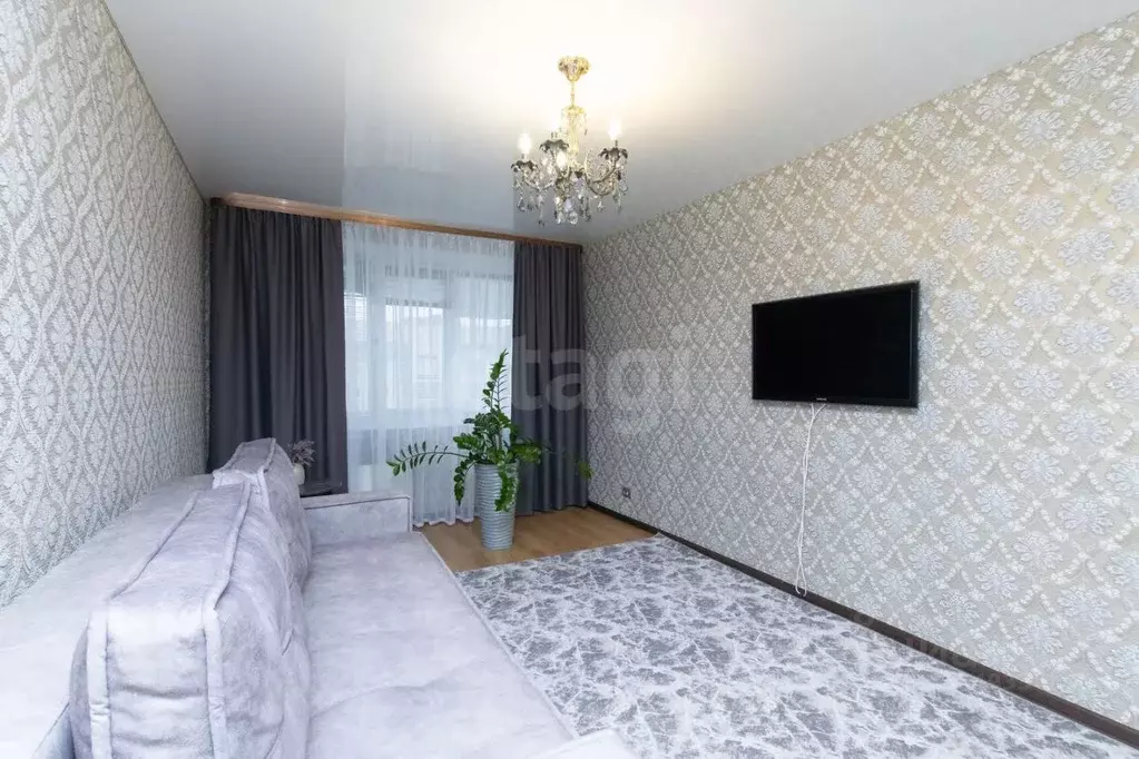 3-к кв. Тюменская область, Тюмень ул. Домостроителей, 18 (65.8 м) - Фото 1