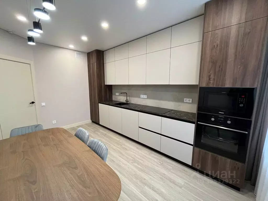 2-к кв. Воронежская область, Воронеж наб. Чуева, 7 (61.4 м) - Фото 1