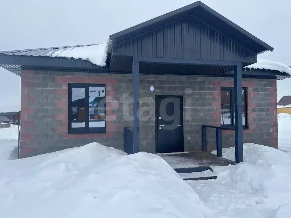 Дом в Башкортостан, Иглинский сельсовет, с. Иглино пер. Ворошилова, 12 ... - Фото 1