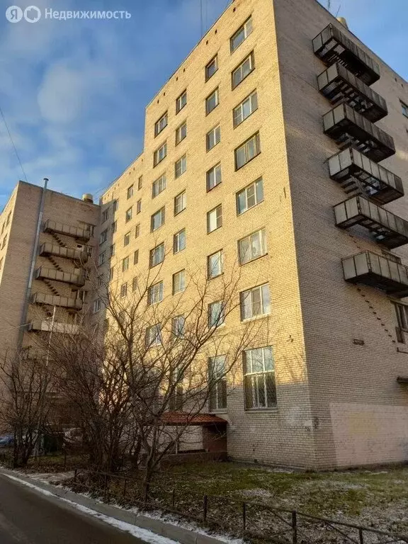 1к в 8-комнатной квартире (16.8 м) - Фото 1