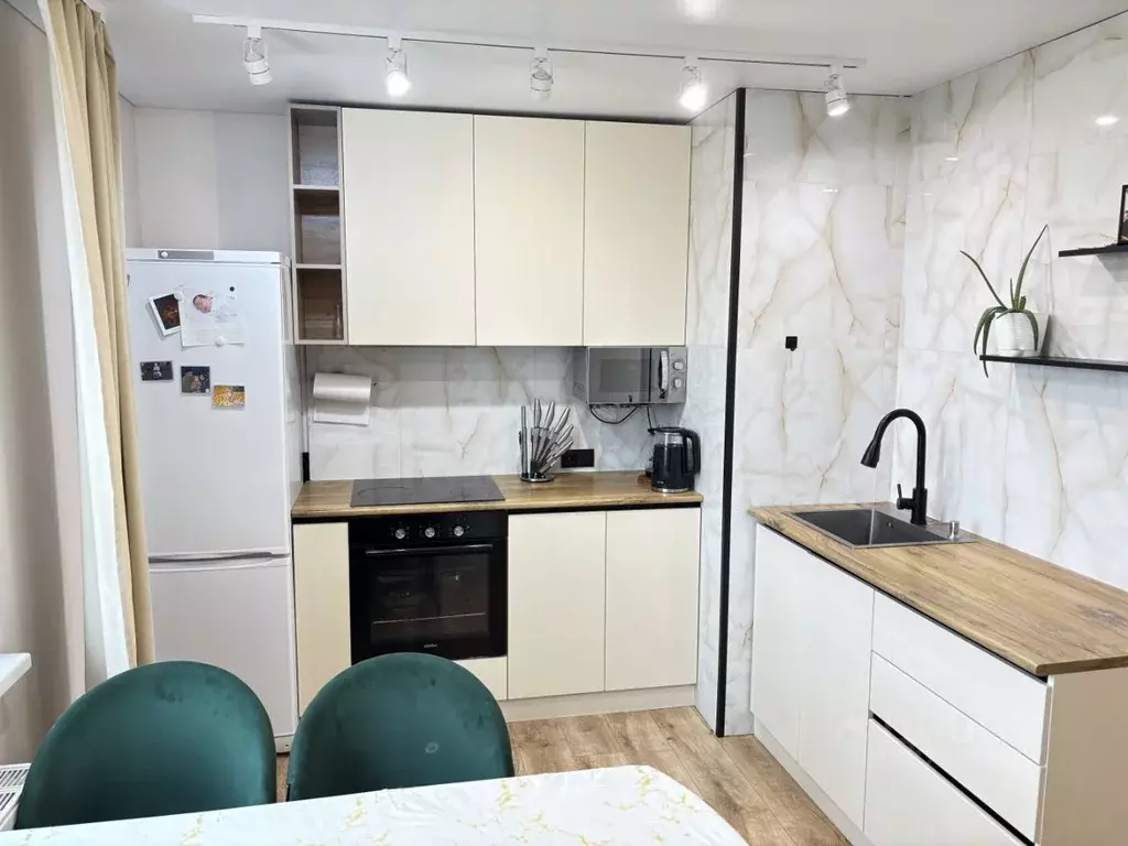 2-к кв. Башкортостан, Уфа ул. Гази Загитова, 7 (56.6 м) - Фото 0