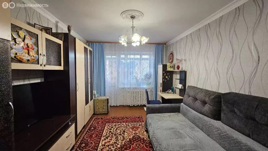 3-комнатная квартира: Абакан, улица Пушкина, 170 (61.1 м) - Фото 1