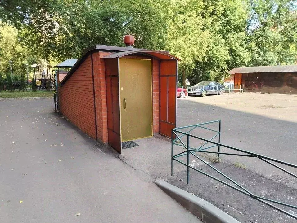 Гараж в Москва ул. Короленко, 5 (13 м) - Фото 2
