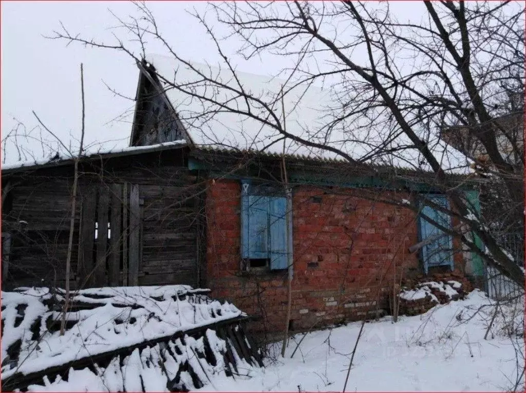 Дом в Астраханская область, Икрянинский район, с. Оранжереи ул. ... - Фото 1