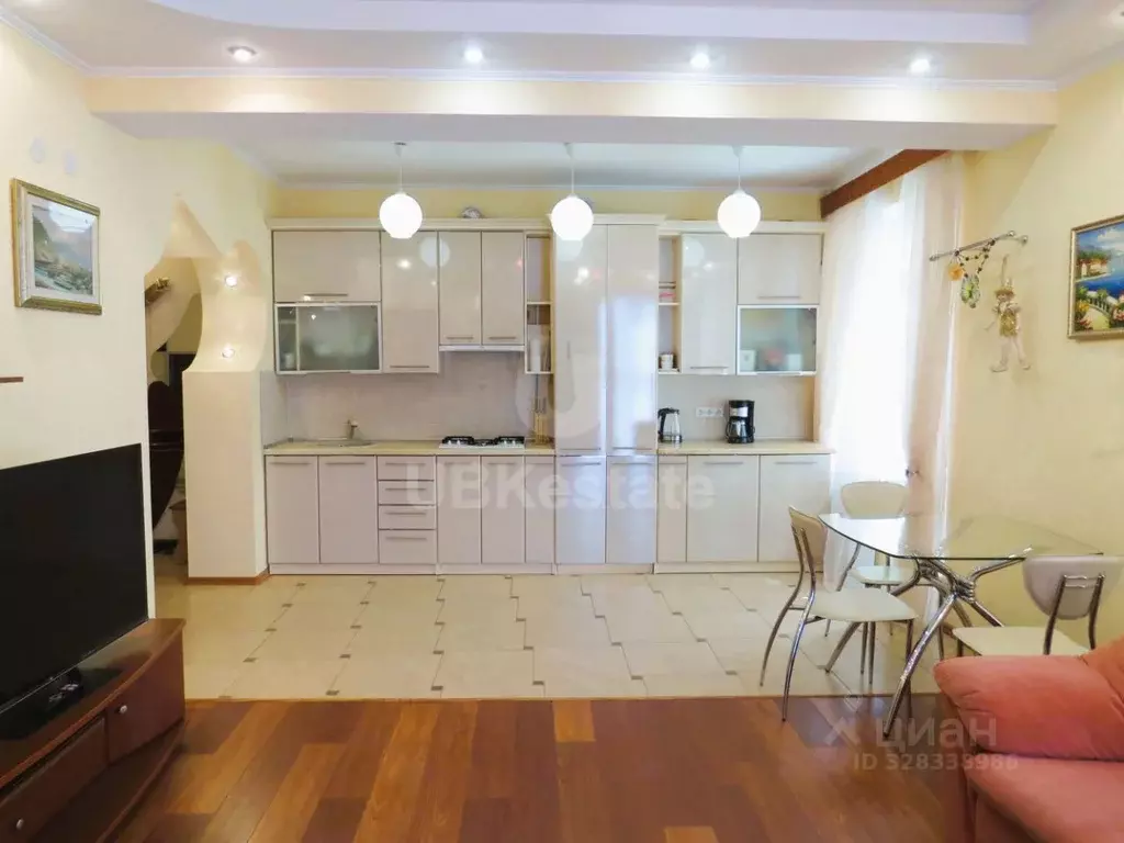 2-к кв. Крым, Алушта ул. Платановая, 1 (66.9 м) - Фото 1