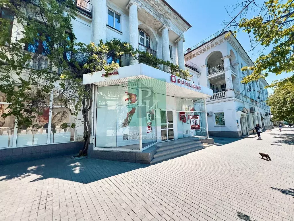 Продается помещение 197,7 м2 на первой линии в центре - Фото 1