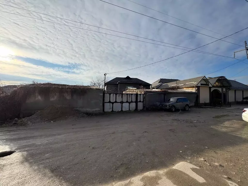 Дом в Кабардино-Балкария, Чегем ул. Кардановых, 6 (200 м) - Фото 0