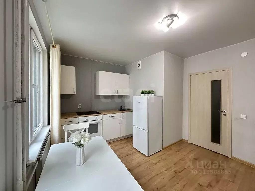 Студия Санкт-Петербург бул. Александра Грина, 1 (31.6 м) - Фото 0