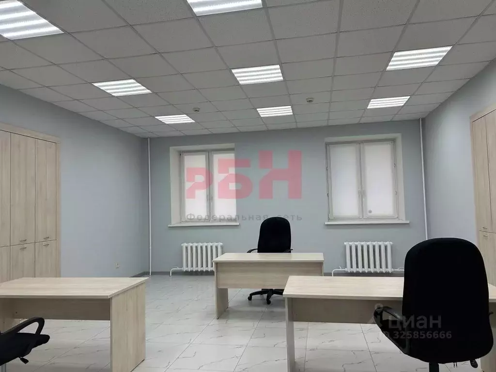 Офис в Тюменская область, Тюмень Магаданская ул., 5 (208 м) - Фото 1