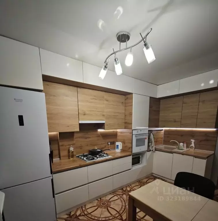 3-к кв. Омская область, Омск Омская ул., 119 (63.5 м) - Фото 1