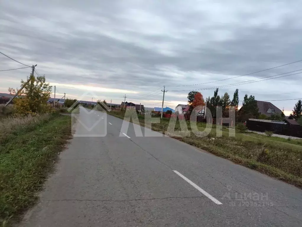 Участок в Омская область, Омский район, Надеждинское с/пос, д. ... - Фото 1