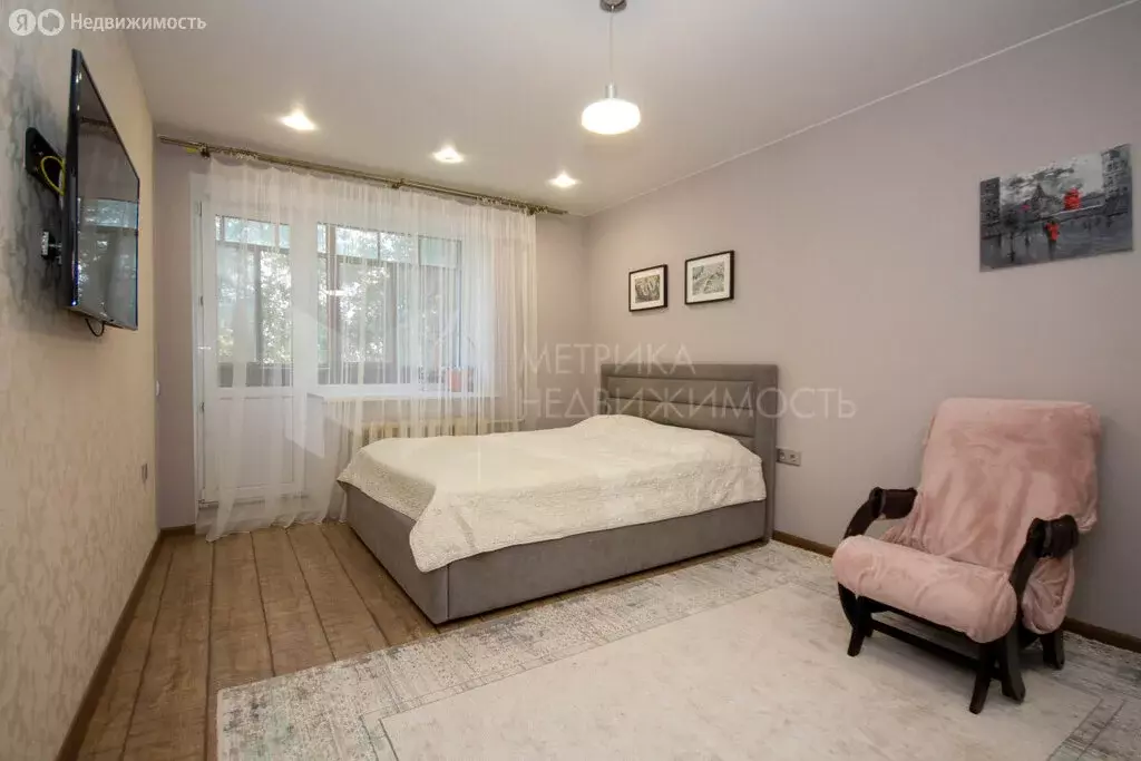 1-комнатная квартира: Тюмень, улица Шишкова, 82А (33 м) - Фото 1