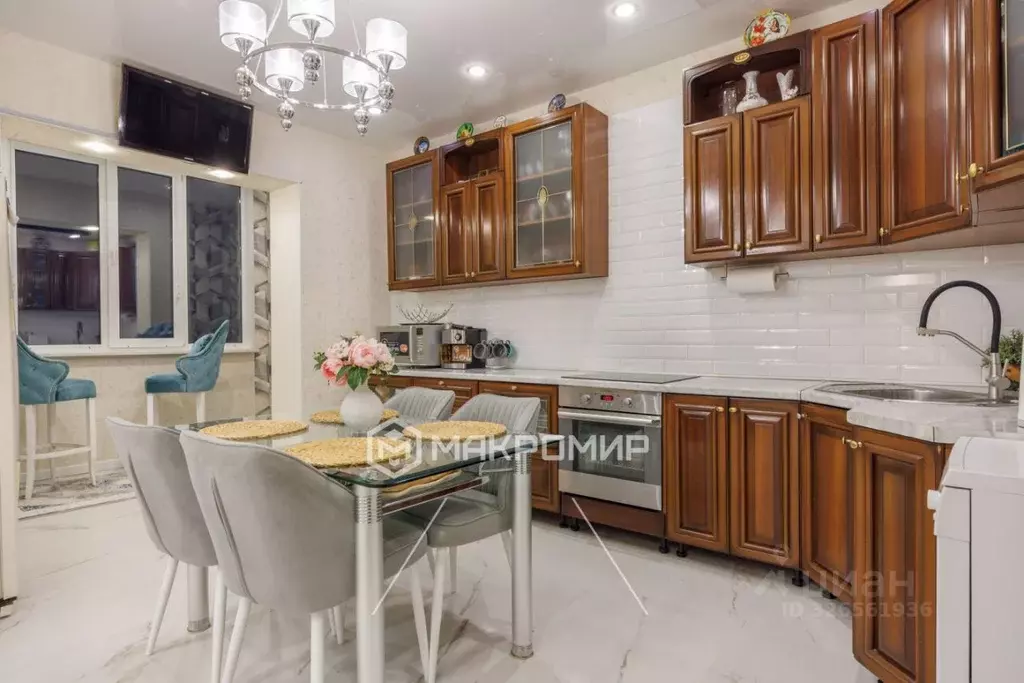 2-к кв. Брянская область, Брянск Белобережская ул., 20 (73.5 м) - Фото 0