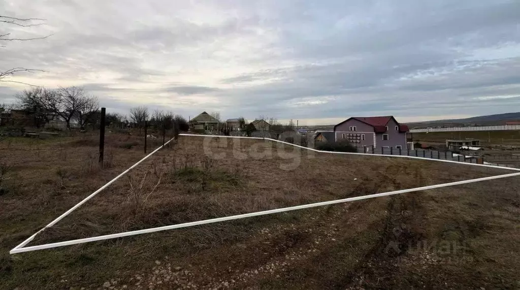 Участок в Крым, Симферопольский район, Добровское с/пос, с. Заречное ... - Фото 2