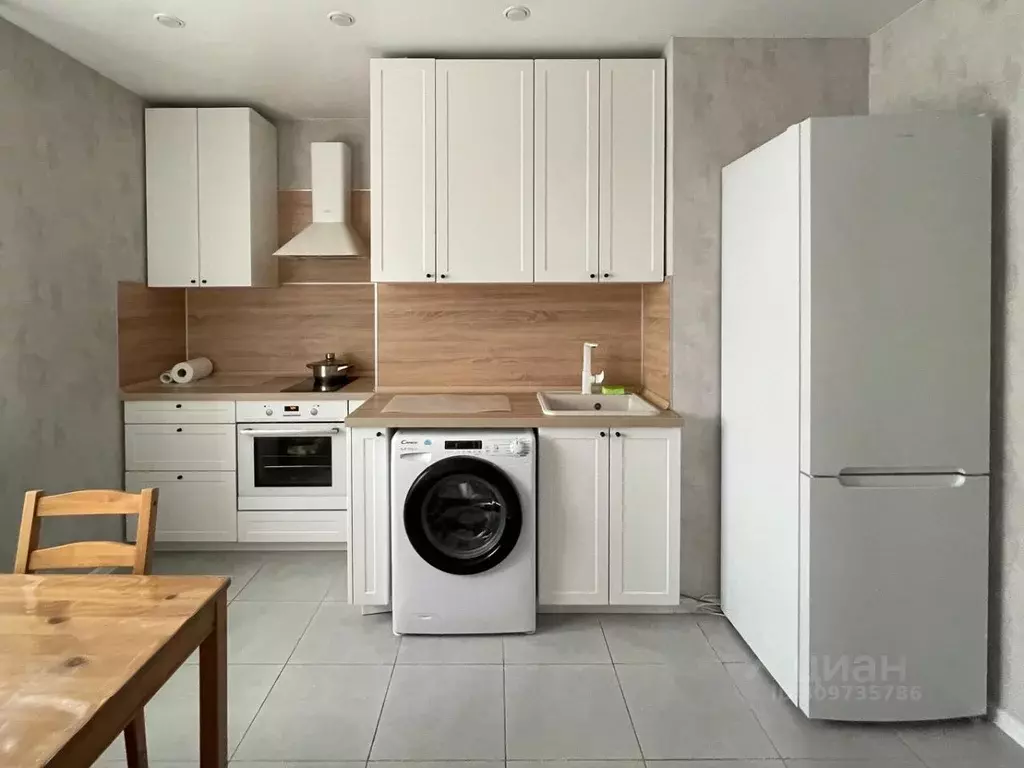 2-к кв. Татарстан, Казань ул. Рауиса Гареева, 109 (65.0 м) - Фото 1