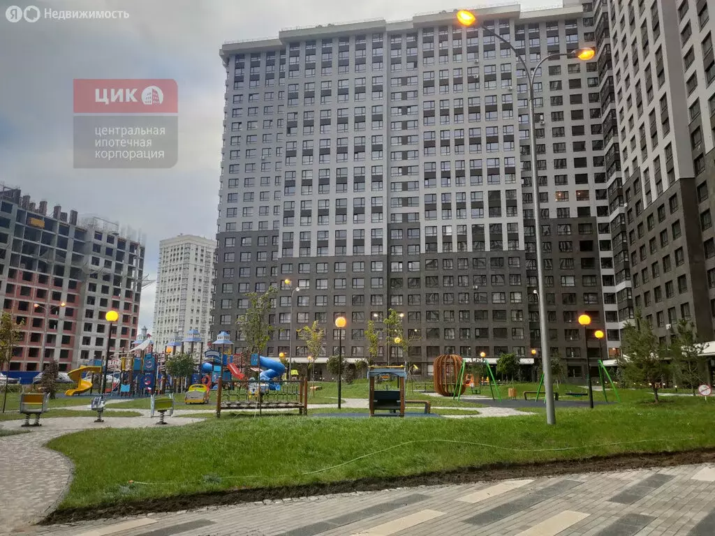 2-комнатная квартира: Рязань, улица Александра Полина, 1 (58.3 м) - Фото 0