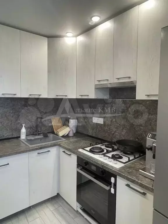 2-к. квартира, 49 м, 9/9 эт. - Фото 0