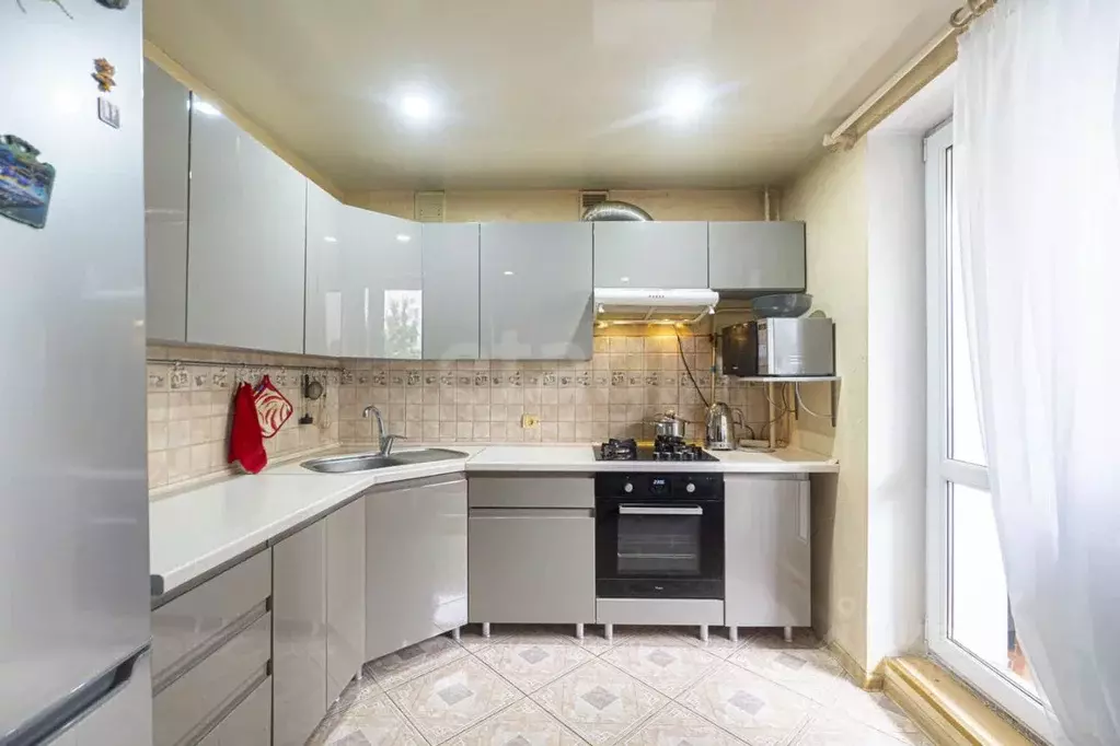 3-к кв. Севастополь ул. Молодых Строителей, 6 (69.3 м) - Фото 1