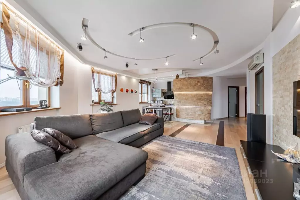 3-к кв. Москва ул. Исаковского, 39К1 (131.3 м) - Фото 1
