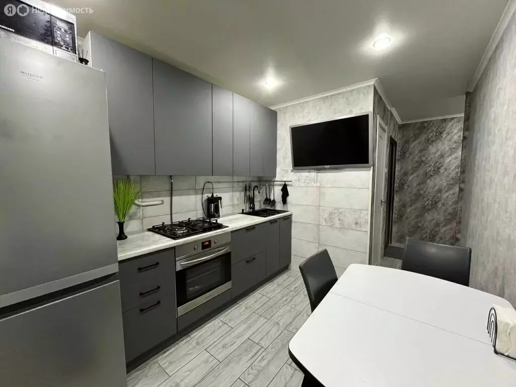 3-комнатная квартира: Оренбург, улица Терешковой, 251 (65.8 м) - Фото 1