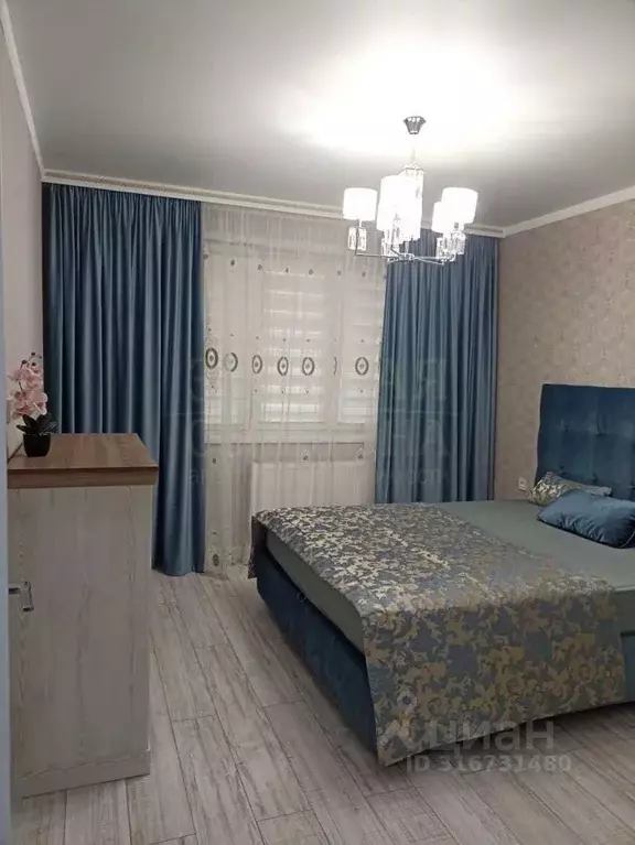 2-к кв. Белгородская область, Старый Оскол Степной мкр, 31 (70.0 м) - Фото 1