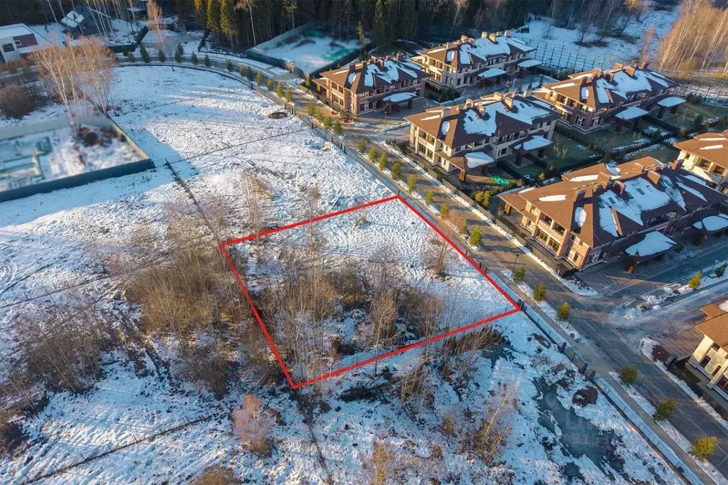 Участок в Московская область, Красногорск городской округ, д. ... - Фото 1