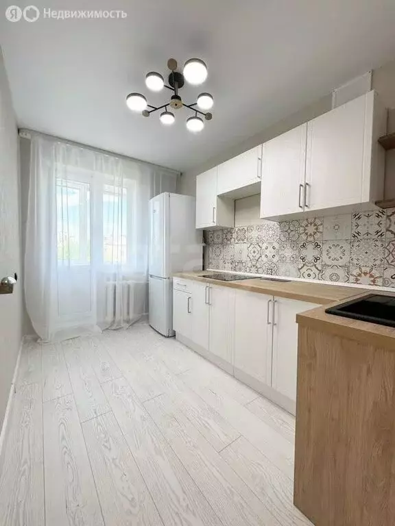 3-комнатная квартира: Тюмень, улица Монтажников, 16 (63.7 м) - Фото 1