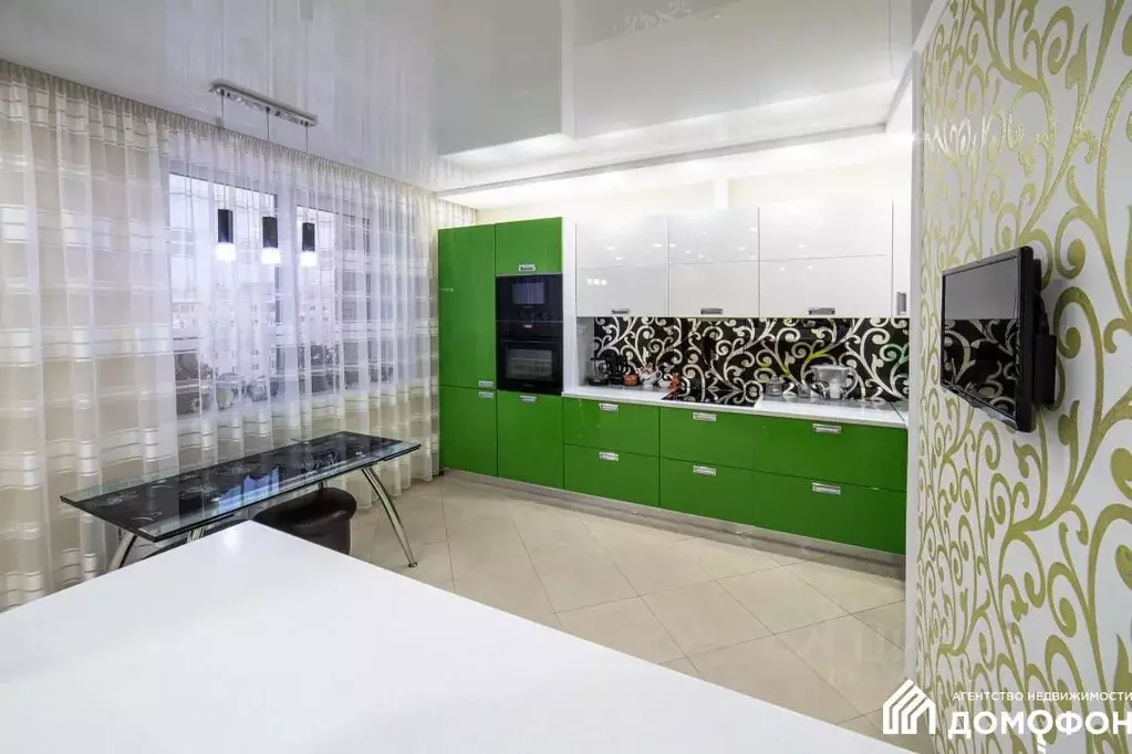 3-к кв. Омская область, Омск просп. Комарова, 14к1 (85.5 м) - Фото 0