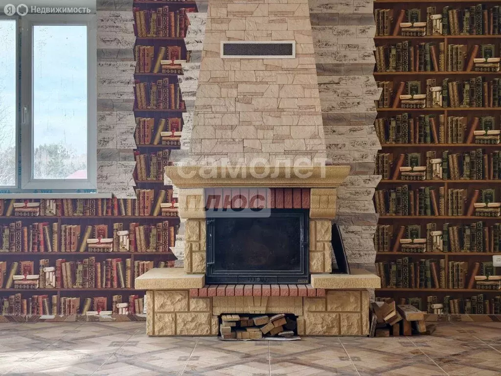 Дом в микрорайон Изумрудный, Ангарская улица, 15 (337.8 м) - Фото 1