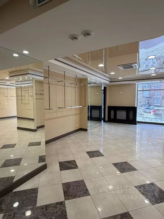 Помещение свободного назначения в Омская область, Омск просп. Карла ... - Фото 1